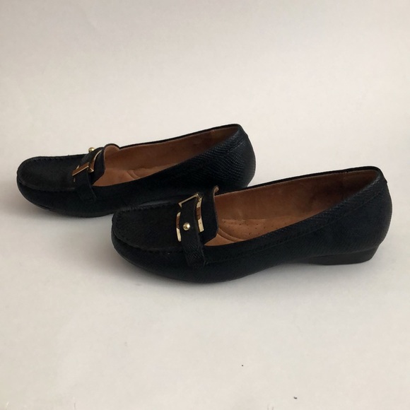 Naturalizer Loafers - Picture 3 of 6